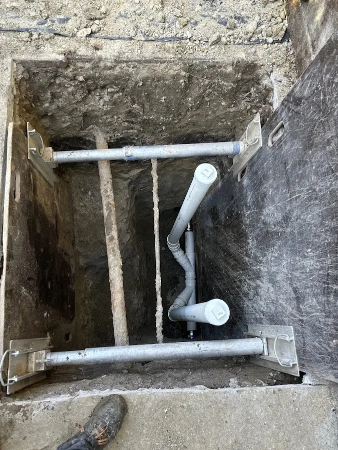 Experienced plumber completing Drain Cleaning work in Kewanee